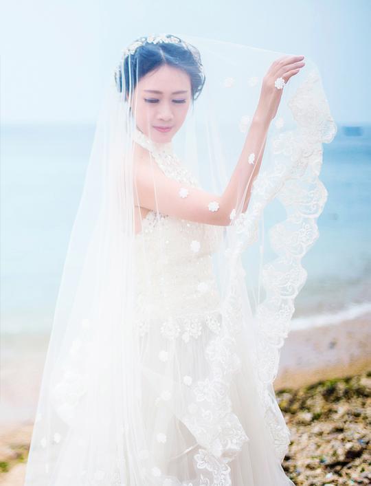 吃瓜新娘穿婚纱,婚纱造型引发热议