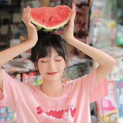 漫画清纯女吃瓜