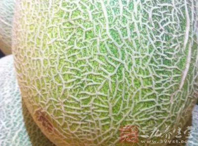 吃哈密瓜后血尿,揭秘夏日水果的潜在风险