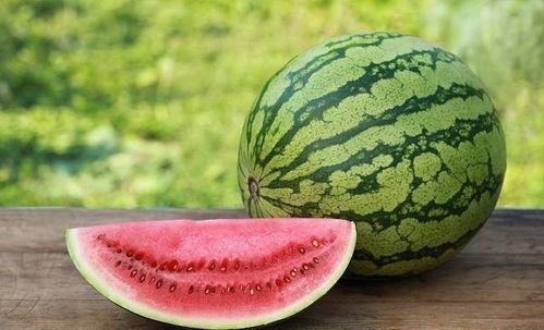 披着棉被吃瓜,披着棉被吃瓜的奇妙体验