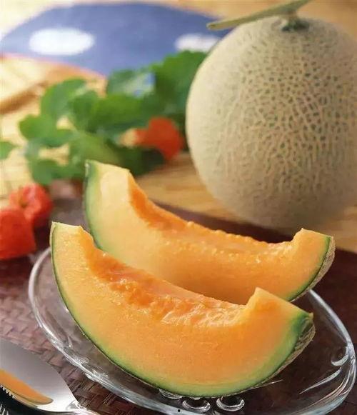 小王羽吃哈密瓜,小王羽的哈密瓜美食之旅