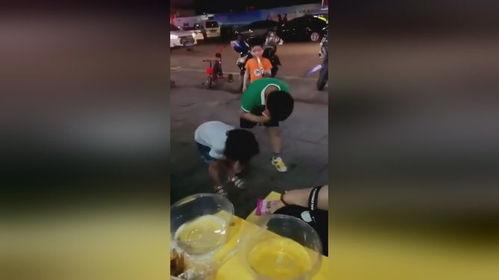 湖北兄妹吃瓜,夏日田园欢乐多