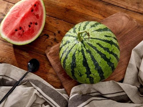 上海路吃瓜视频,揭秘街头美食背后的故事