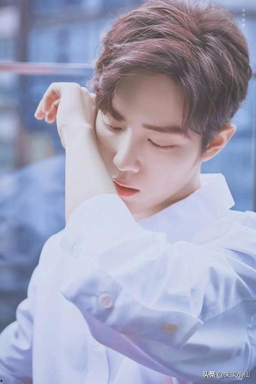 肖战吃瓜王一博吃瓜,吃瓜界的双璧，揭秘娱乐圈幕后风云