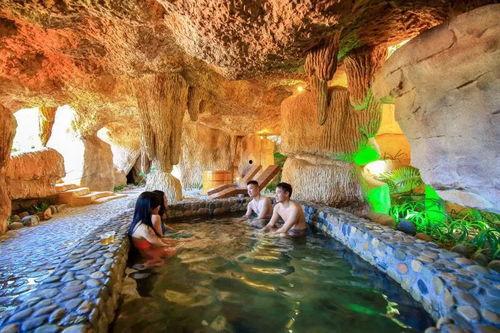 永定温泉吃瓜号,吃瓜号带你领略地热奇观