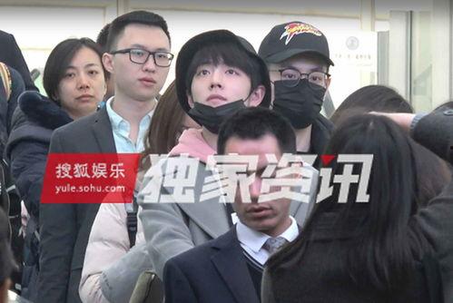 吃瓜少年机场追星