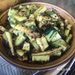 酒店楼下吃瓜,揭秘都市生活百态