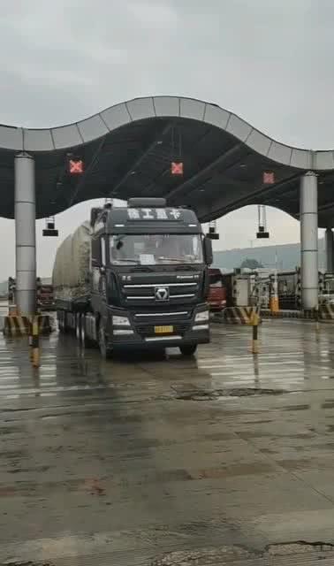 大货车司机吃瓜,瓜田里的生活点滴